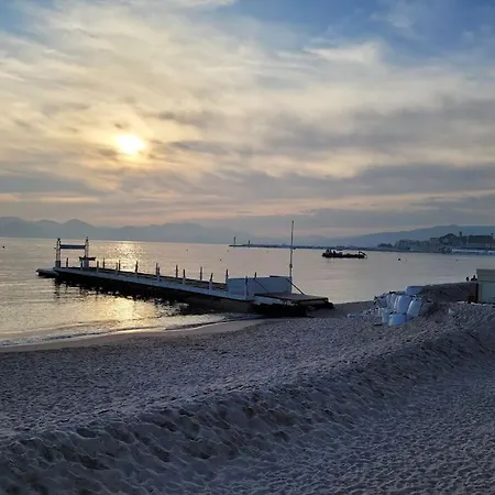Grand T2 Vue Dans De Standing, Parking, Pointe Croisette